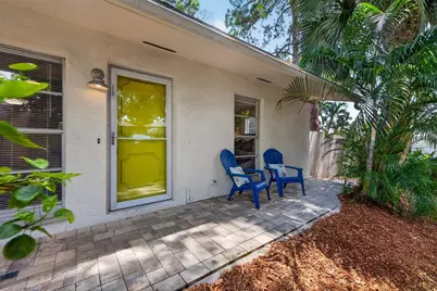 230 48th Avenue N, Saint Petersburg, FL 33703 - Photo 3