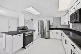 5517 Gulfport Blvd S, Gulfport, FL 33707 - Photo 5