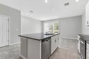 7052 Grand Elm Dr, Riverview, FL 33578 - Photo 5
