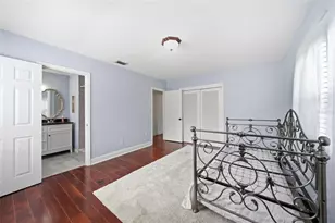 1216 S Pine Lake Dr, Tampa, FL 33612 - Photo 21