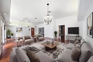 1216 S Pine Lake Dr, Tampa, FL 33612 - Photo 9