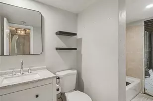 4023 Lake Bayshore Dr, Bradenton, FL 34205 - Photo 23