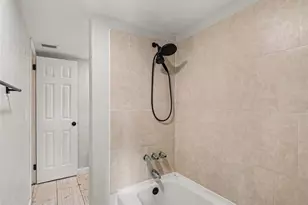 4023 Lake Bayshore Dr, Bradenton, FL 34205 - Photo 25
