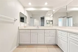 1200 Country Club Dr, Largo, FL 33771 - Photo 23