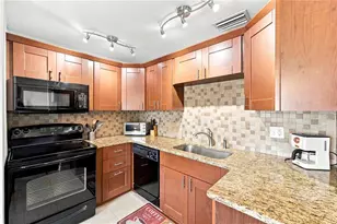 5191 Salmon Dr SE, Saint Petersburg, FL 33705 - Photo 7