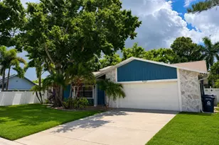 9737 135th St, Seminole, FL 33776 - Photo 3