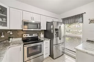 314 Knottwood Ct, Sun City Center, FL 33573 - Photo 5