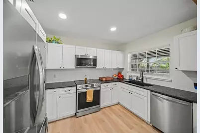 4636 W Bay Court Avenue, Tampa, FL 33611 - Photo 9