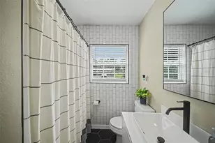 4636 W Bay Ct Ave, Tampa, FL 33611 - Photo 5