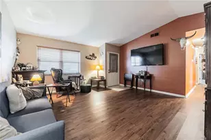 4250 Sunny View Dr, Lakeland, FL 33813 - Photo 5