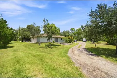 8279 Sunshine Grove Road, Brooksville, FL 34613 - Photo 13