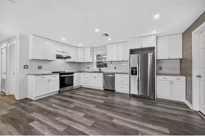 2175 43rd Avenue N, Saint Petersburg, FL 33714 - Photo 1