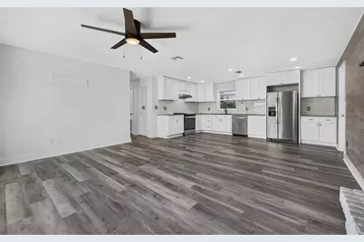 2175 43rd Avenue N, Saint Petersburg, FL 33714 - Photo 3