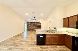 6054 Merrifield Dr, Zephyrhills, FL 33541 - Photo 15