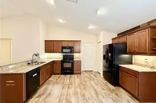 6054 Merrifield Dr, Zephyrhills, FL 33541 - Photo 11
