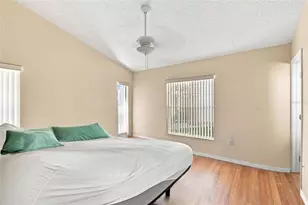 37117 Foxrun Pl, Zephyrhills, FL 33542 - Photo 13