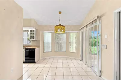37117 Foxrun Place, Zephyrhills, FL 33542 - Photo 5