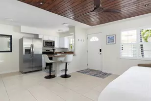 9040 Blind Pass Rd, Saint Pete Beach, FL 33706 - Photo 7