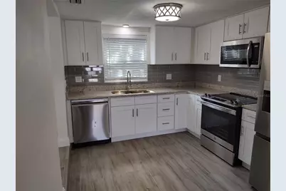 301 Mystic Lake Drive N, Saint Petersburg, FL 33702 - Photo 3