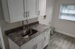 301 Mystic Lake Dr N, Saint Petersburg, FL 33702 - Photo 17