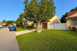 33 Peachtree Pl, Boynton Beach, FL 33436 - Photo 5