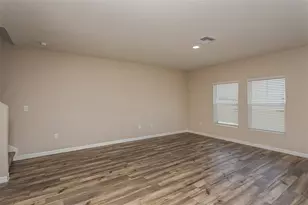 2154 Lawson Wy, Zephyrhills, FL 33541 - Photo 13