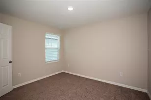 2154 Lawson Wy, Zephyrhills, FL 33541 - Photo 15
