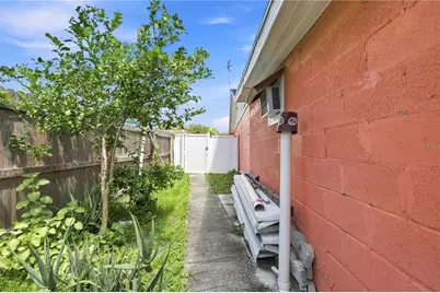 10118 Briarwick Court, Tampa, FL 33615 - Photo 27