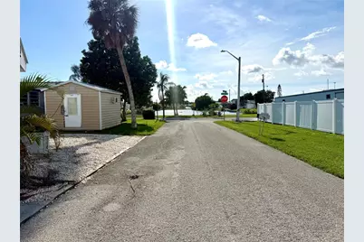 118 51st Avenue Terrace W, Bradenton, FL 34207 - Photo 3