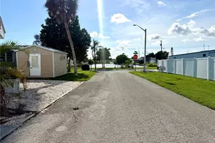 118 51st Ave Terrace W, Bradenton, FL 34207 - Photo 3