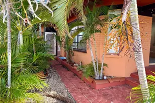 2204 Pennsylvania Ave, Bradenton, FL 34207 - Photo 5