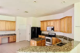 7346 Crescent Palm Dr, Wesley Chapel, FL 33545 - Photo 13