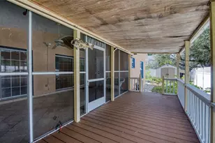 1150 Oakwood Dr, Dunedin, FL 34698 - Photo 37