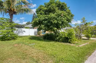 1150 Oakwood Dr, Dunedin, FL 34698 - Photo 5