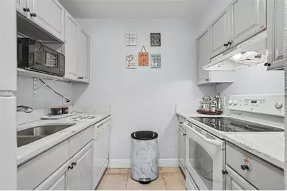13832 Orange Sunset Drive #101, Tampa, FL 33618 - Photo 5