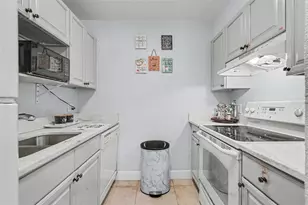 13832 Orange Sunset Dr, Tampa, FL 33618 - Photo 5