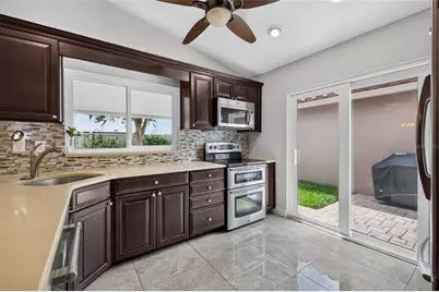 495 St Tropez Circle NE, Saint Petersburg, FL 33703 - Photo 9