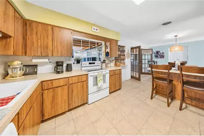 5920 49th Avenue N, Kenneth City, FL 33709 - Photo 3