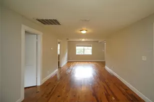 810 W Woodlawn Ave, Tampa, FL 33603 - Photo 5