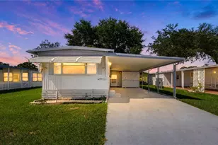 38651 Windflower Ave, Zephyrhills, FL 33542 - Photo 3