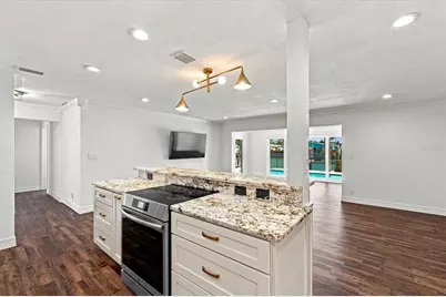 7852 Causeway Boulevard S, Saint Petersburg, FL 33707 - Photo 23
