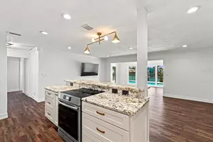 7852 Causeway Blvd S, Saint Petersburg, FL 33707 - Photo 23