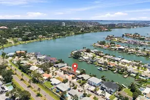 7852 Causeway Blvd S, Saint Petersburg, FL 33707 - Photo 3