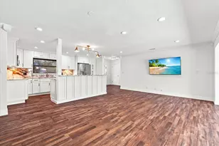 7852 Causeway Blvd S, Saint Petersburg, FL 33707 - Photo 21