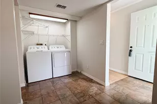 5920 80th St N, Saint Petersburg, FL 33709 - Photo 19