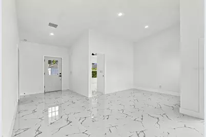 9224 Camino Villa Boulevard, Tampa, FL 33635 - Photo 11