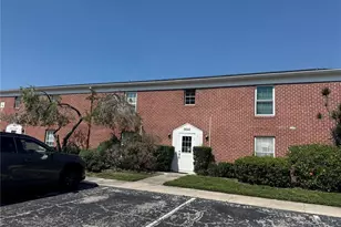 8542 10th St N, Saint Petersburg, FL 33702 - Photo 1