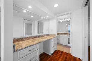 7600 Bayshore Dr, Treasure Island, FL 33706 - Photo 23