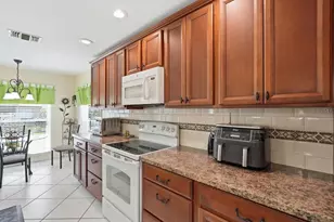 4647 Lacrosse Ct, New Port Richey, FL 34655 - Photo 11