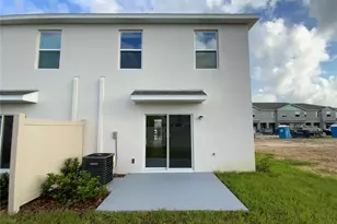 32580 Midsummer Night Ln, Wesley Chapel, FL 33543 - Photo 11